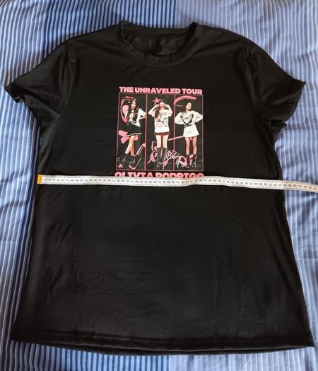 Black Olivia Rodrigo The Unraveled Tour Design T Shirt. Asian Size XL - Width: 53cm, Length 67cm.