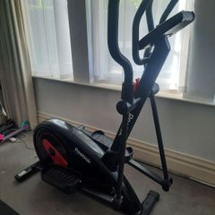 Reebok ONE GX40S Cross Trainer. Excellent Working Condition