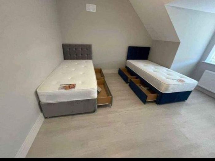 New Stylish single ,Double 4ft, 4ft6, King 5ft And 6ft Superking Sizes Divan Beds Instock. Drawers And Optional Tufted Mattresses Available. Free Delivery