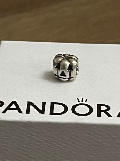 Pandora Silver Jack O lantern Pumpkin -used