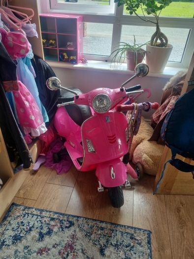 Pink Vespa