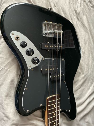 Fender Squire Short Scale Jaguar bass