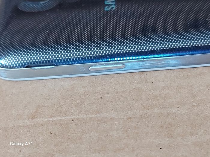 Samsung Galaxy S4 Mini Model GT-I9195, for parts or repair, not powering up