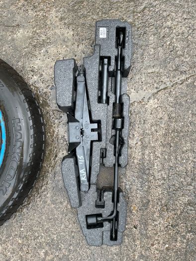 Kia Spare Wheel + jack