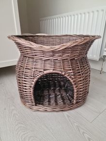 Wicker Cat basket