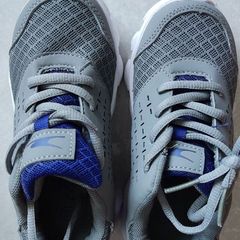 kids boys trainers