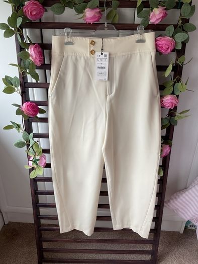 trousers Bnwt Zara cream barrel shape trousers size large