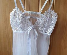White chemise, Small