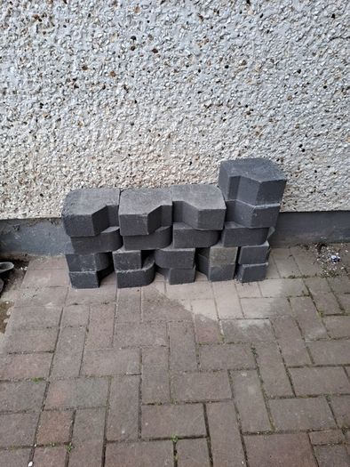 kerbstone