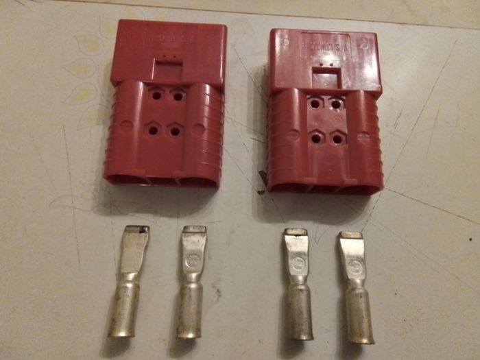 Electric Forktruck Battery Plugs.
