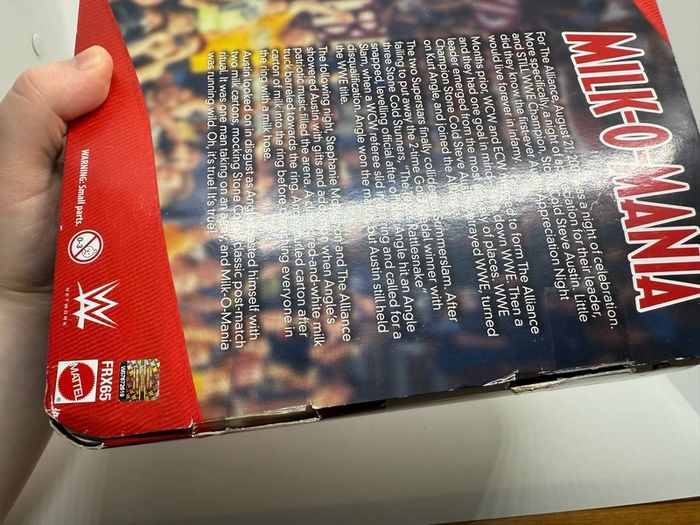 Wwe elite Epic Moments Milk O Mania Kurt angle , Stephanie McMahon & Stone Cold Steve Austin