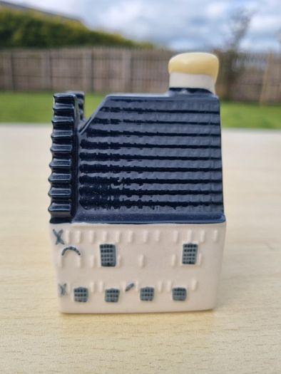 Collectible ceramic miniature of Dutch house no. 87 by KLM