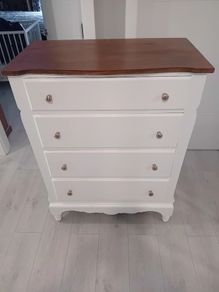 chest of drawers