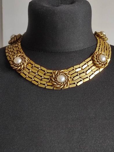 Butler and Wilson statement necklace