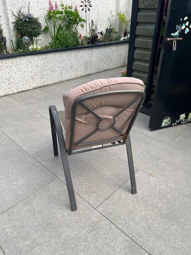 Garden chairs and cushions