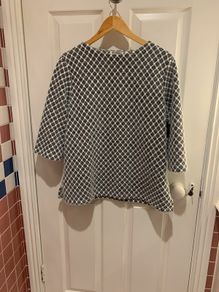 Bicalla white/grey jumper (L) Like New