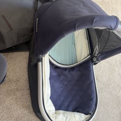 Uppababy vista basinet with rain cover fly cover had to storage and adapters for buggy to make it a double buggy