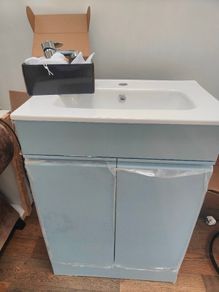vanity unit, sink and tap