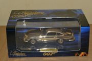 James Bond Aston martin