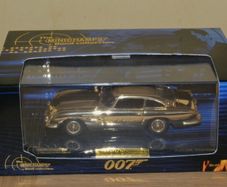 James Bond Aston martin