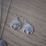 jewellery matching earrings and necklace Image 3