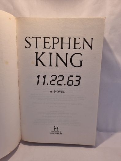 Two Stephen King First Edition paperbacks.