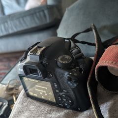 Canon 1200d Dslr