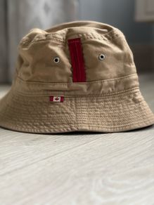 Roots bucket hat