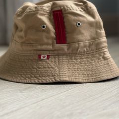 Roots bucket hat