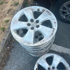 Toyota Prius 17 inch OEM Alloys