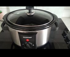 Slow cooker
