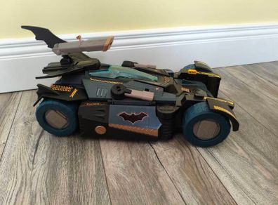 Batman Transforming Batmobile Lair