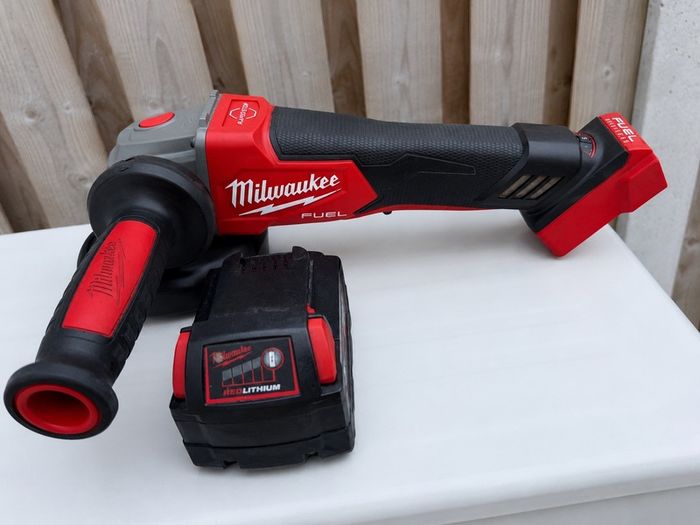 Milwaukee M18 FUEL Angle Grinder + Battery Excellent Working Order