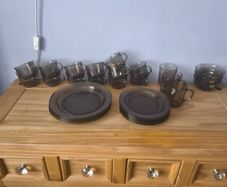 Glass crockery