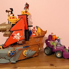 Imaginex Pirate Ship & Joker Car