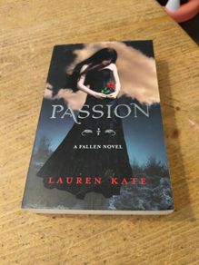 Paperback book, Passion Lauren Kate