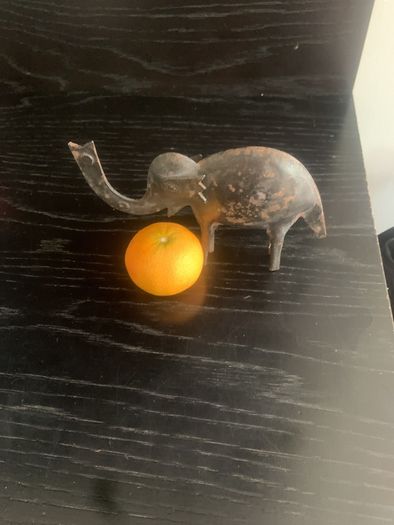Metal elephant family