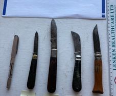 Two Antique and Two contempory pocket pen knives.
