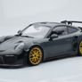 Porsche 911 GT2 RS 1/300 Minichamps 1/18 New in Box Image 10