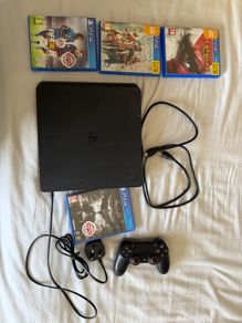PS4 Slim 500GB 4 Games & Controller