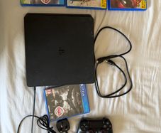 PS4 Slim 500GB 4 Games & Controller