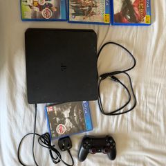 PS4 Slim 500GB 4 Games & Controller