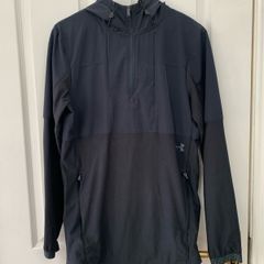 Under Armour Top