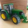 Siku John Deere tractor 1:32 Image 2