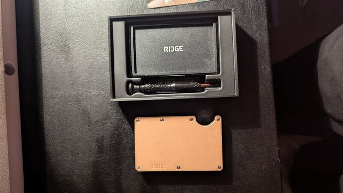 Ridge Wallet - Natural Leather with Cash Strap + Added Coin Tray