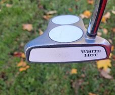 Odyssey White Hot 2 Ball