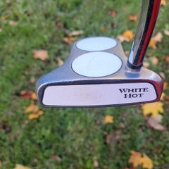 Odyssey White Hot 2 Ball