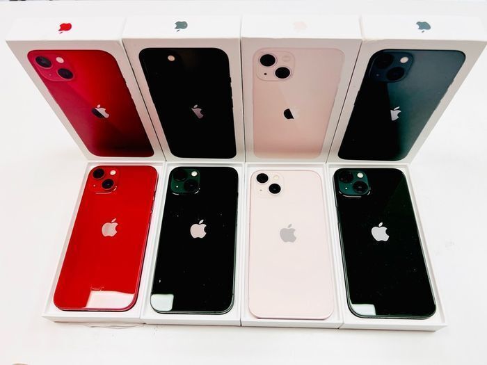 iPhone 13 iPhone 13