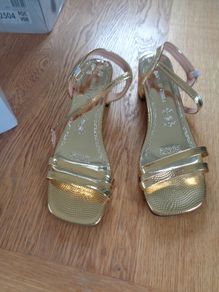 Ladies Gold Sandals for Sale