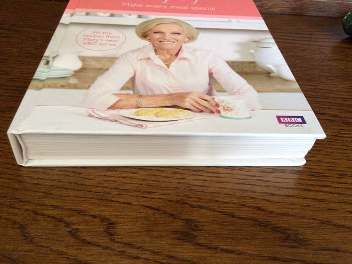 Mary Berry Everyday Cookbook  Like New